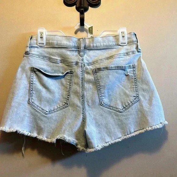 COPY - Jean shorts - Picture 2 of 5